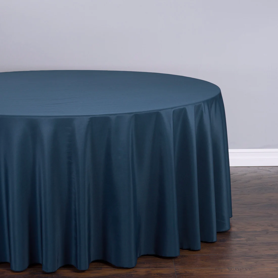 Bargain 108 In. Round Polyester Tablecloth Navy Blue - Image 3