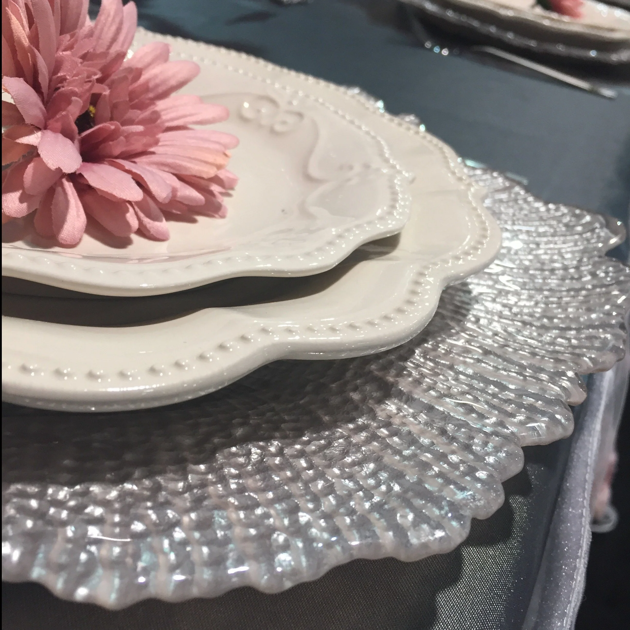 Coral Glass Charger Plate 4/Pack - Image 8